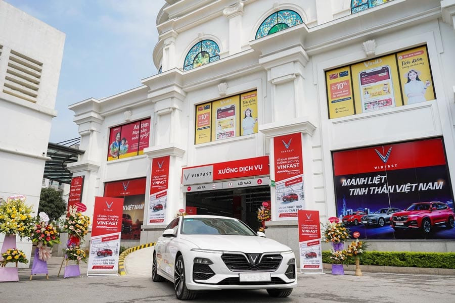 Không gian trưng bày xe VinFast tại Vĩnh Long