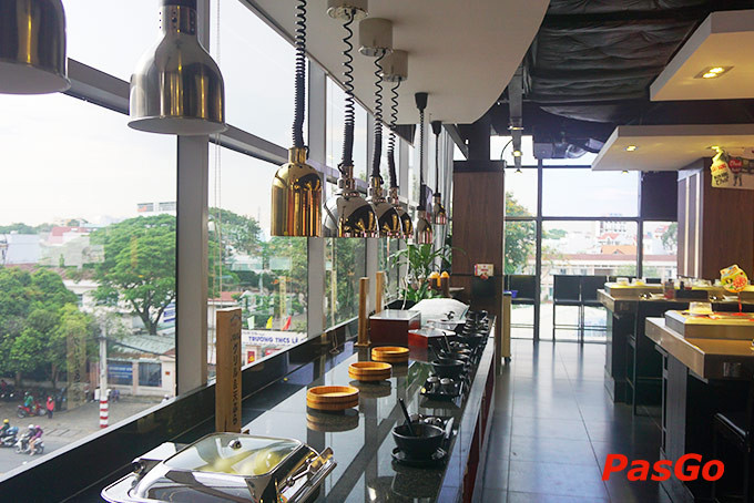 Khu vực bàn ăn được thiết kế đặc biệt, phù hợp cho trẻ em khi thưởng thức lẩu