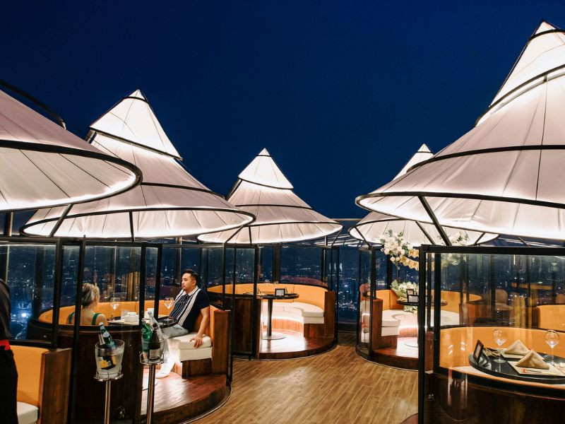 Khu vực riêng tư lý tưởng để thưởng thức cà phê và ngắm cảnh tại Miwaku Landmark 81
