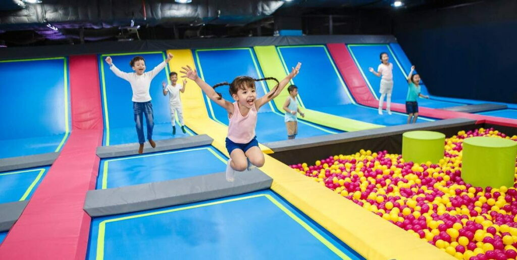 Khu vui chơi giáo dục tiNiWorld tại Vincom Nguyễn Chí Thanh, không gian đầy màu sắc cho trẻ em và những bức ảnh kỷ niệm