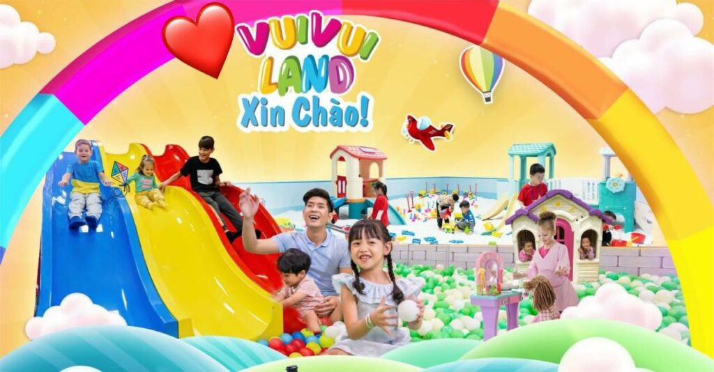 Khu vui chơi Vui Vui Land tại tầng 5 Vincom Nguyễn Chí Thanh, mang đến không gian giải trí an toàn và sôi động cho trẻ em