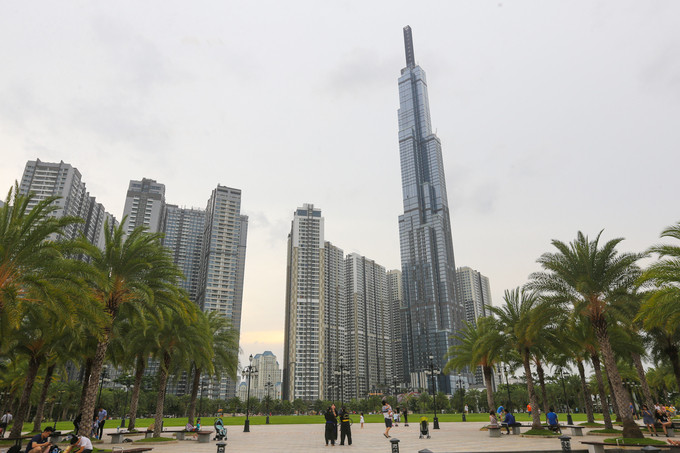 Khung cảnh xanh mát của Công viên Vinhomes Central Park, liền kề Landmark 81, một không gian thư giãn lý tưởng trên bản đồ giải trí