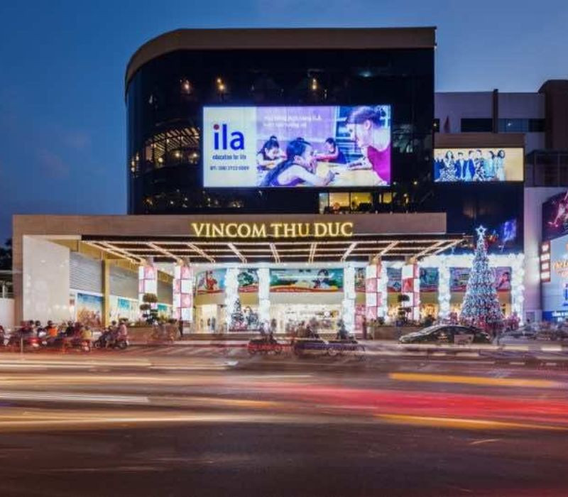 Kiến trúc độc đáo, hiện đại của Vincom Plaza Thủ Đức mang đến một trải nghiệm mua sắm thú vị với nhiều góc ảnh đẹp