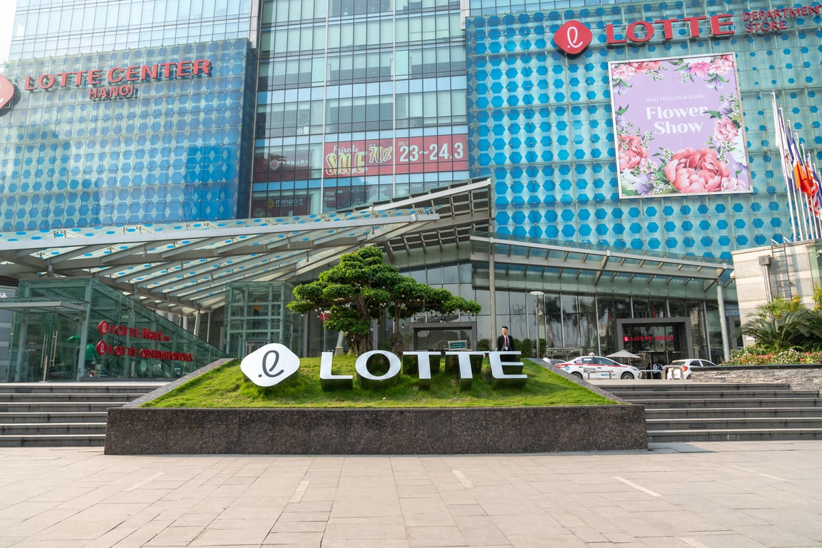 Kiến trúc hiện đại của Lotte Center Hà Nội, biểu tượng mua sắm và giải trí tại thủ đô.