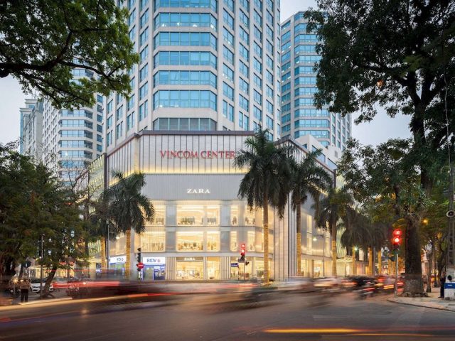 Kiến trúc hiện đại của Vincom Center Bà Triệu tại trung tâm Hà Nội