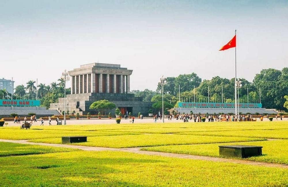 Lăng Bác trang nghiêm trên Quảng trường Ba Đình