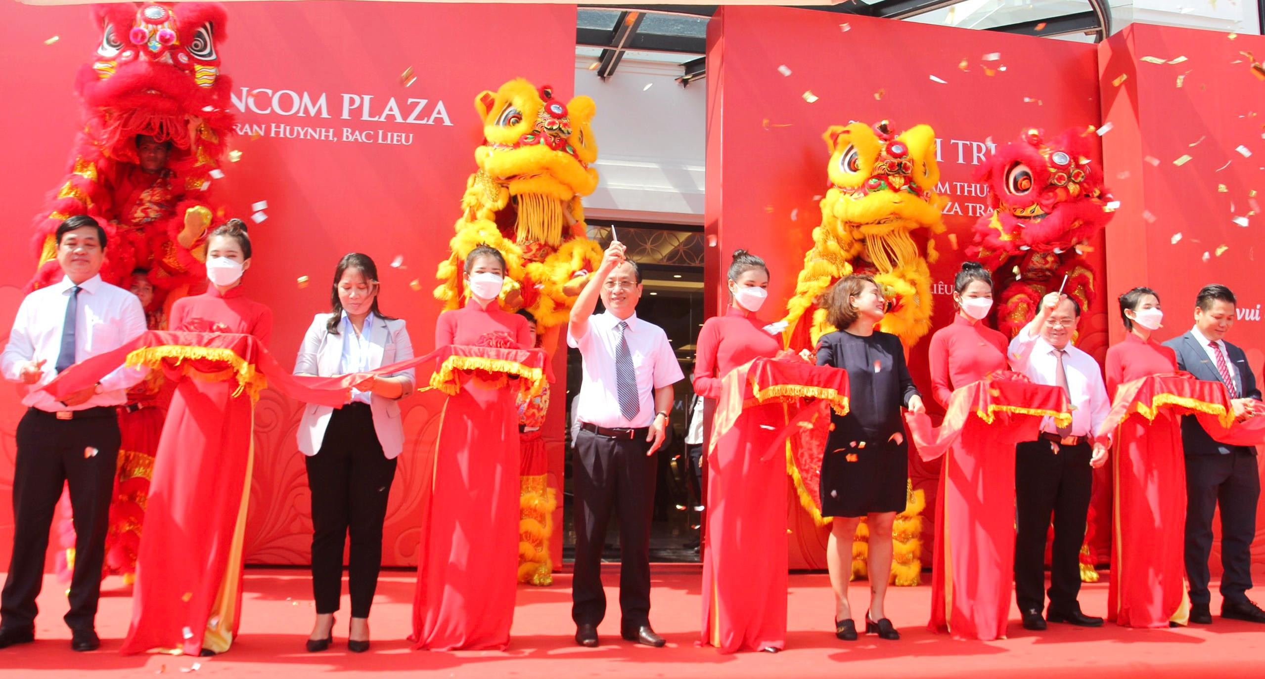 Lễ cắt băng khai trương Trung tâm thương mại Vincom Plaza Trần Huỳnh Bạc Liêu