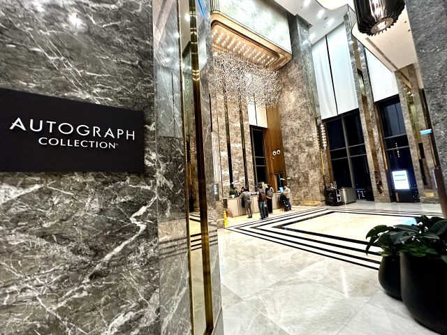 Lối vào sảnh chính Vinpearl Landmark 81 Autograph Collection Hotel