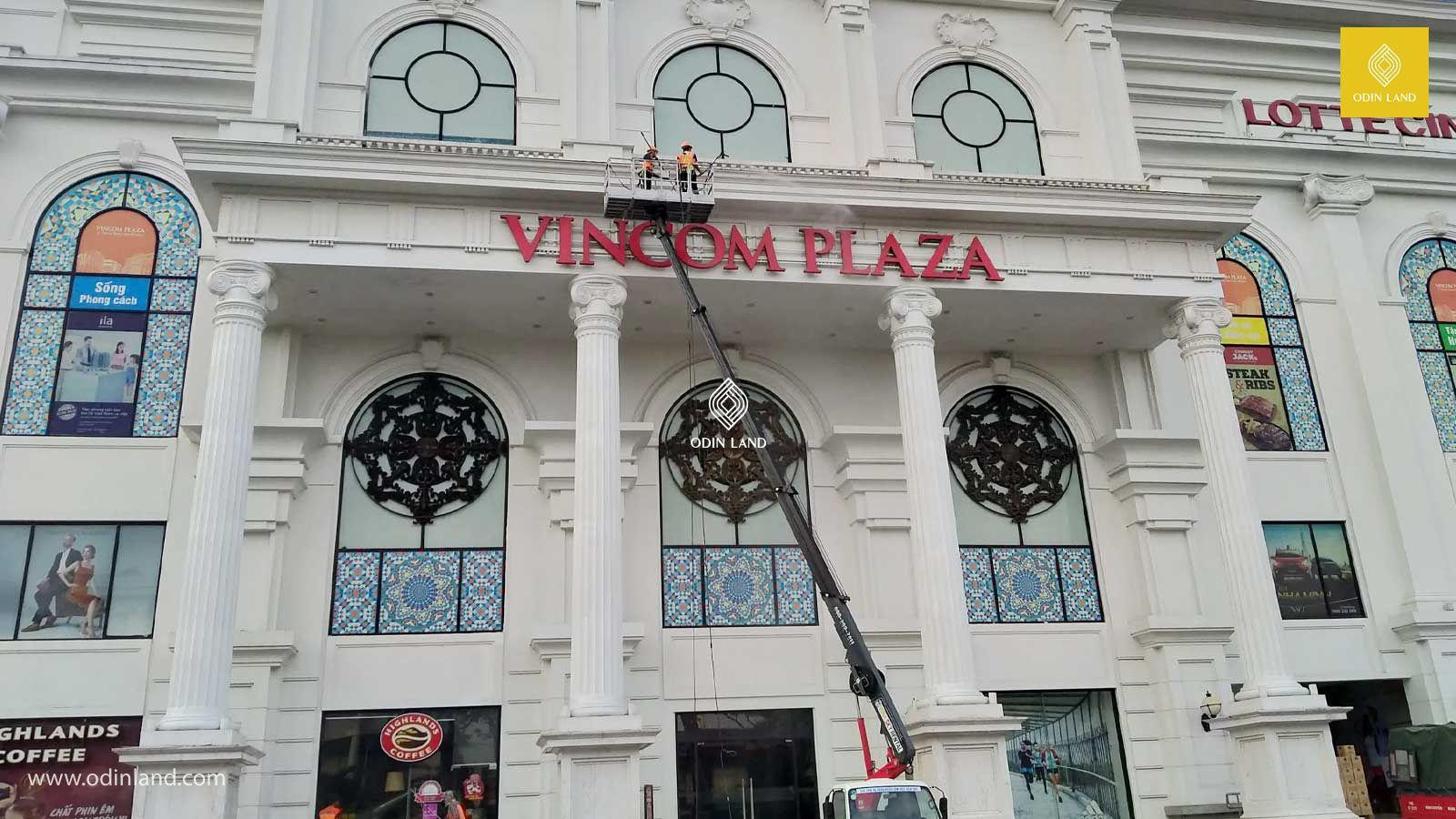 Mặt tiền Vincom Plaza Lê Thánh Tông rực rỡ và hiện đại