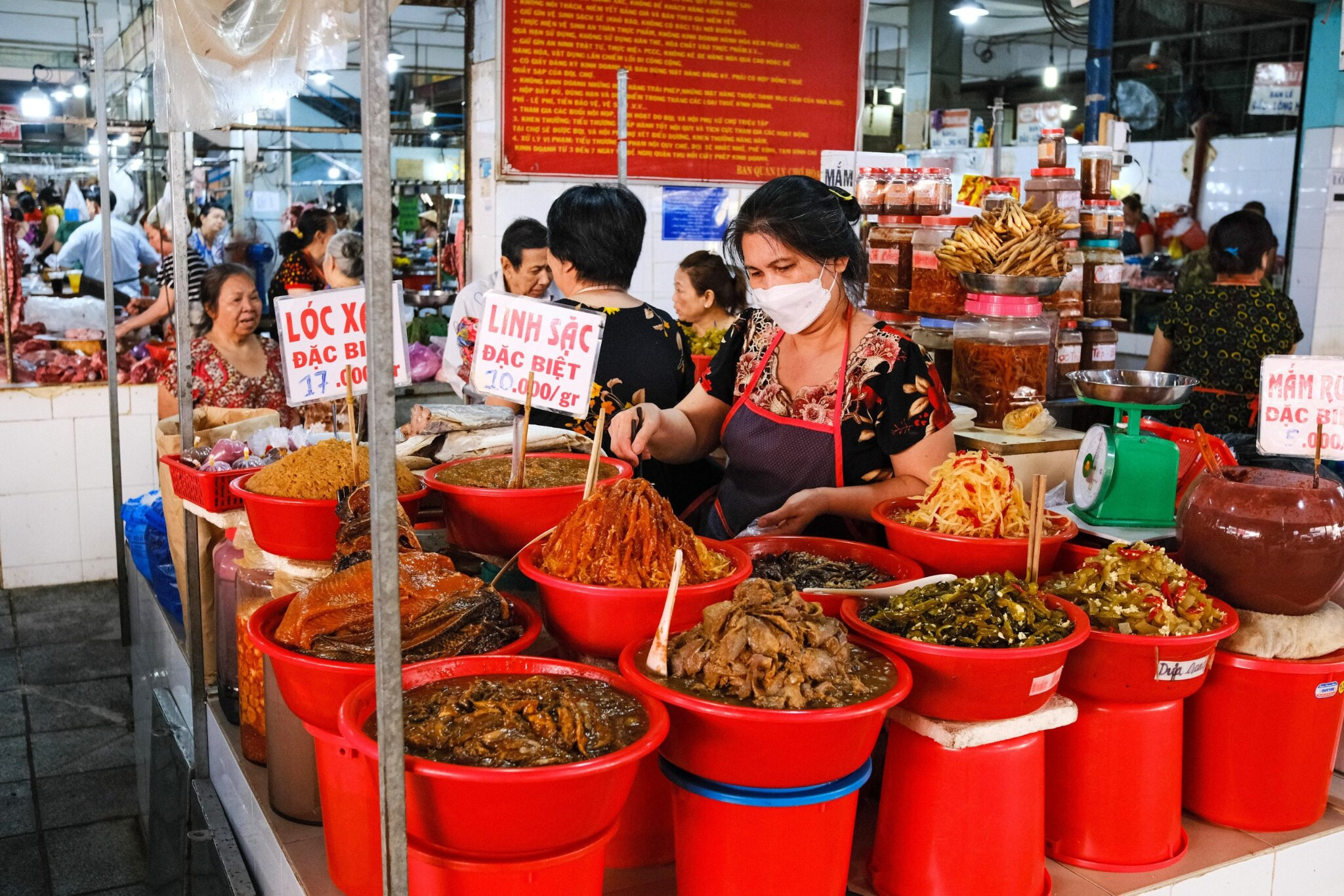 Màu sắc và hương vị chợ truyền thống