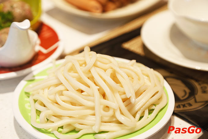 Mì tươi được chế biến thủ công trong ngày tại nhà hàng Kichi Kichi