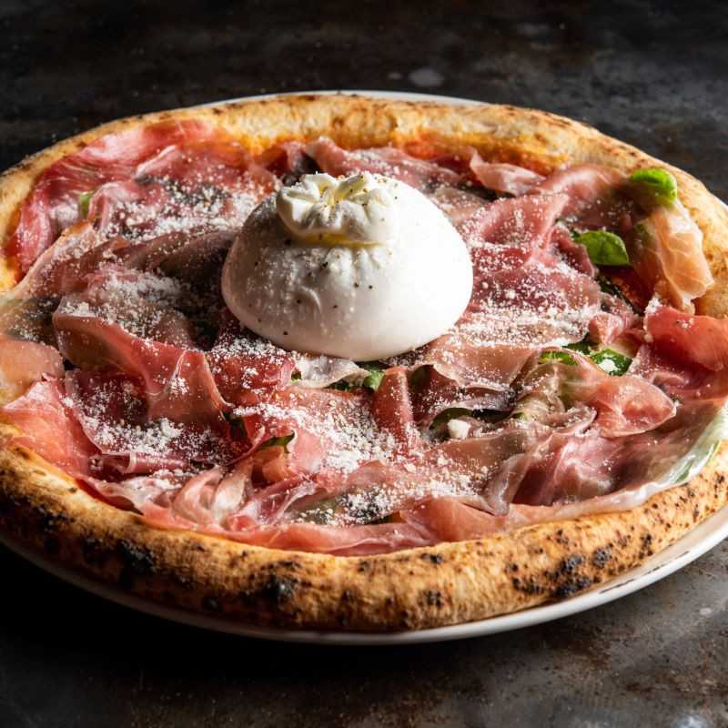Miếng pizza burrata ham parma thơm ngon