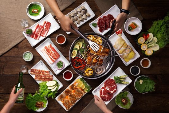 Món ăn hấp dẫn tại khu ẩm thực Vincom Hải Phòng