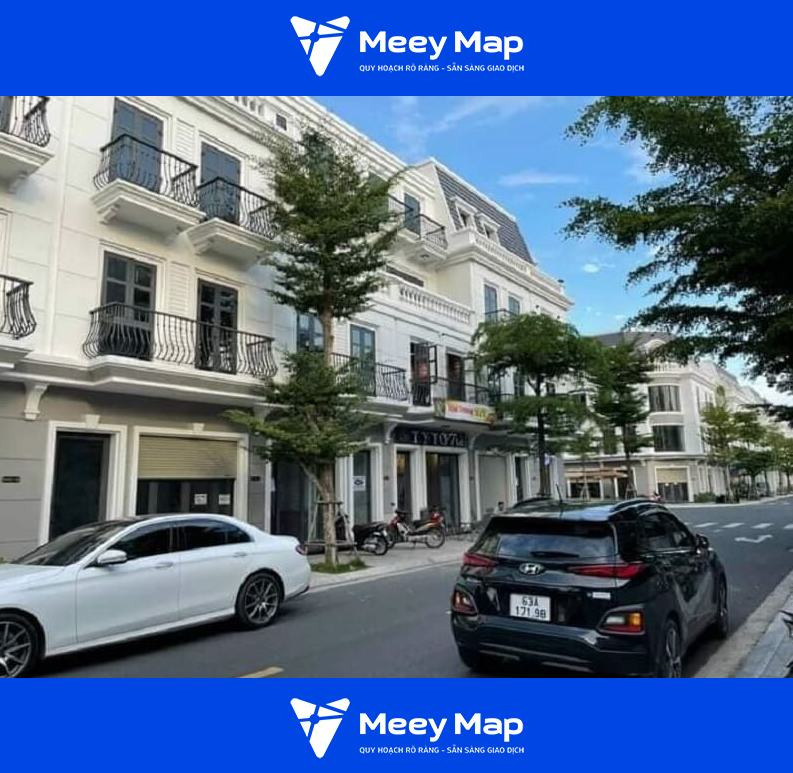Một dãy shophouse Vincom Mỹ Tho với kiến trúc đồng bộ