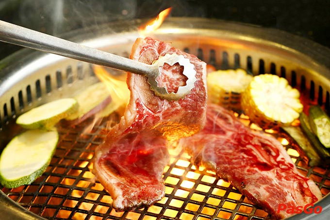 Nguyên liệu chế biến món ăn nhập khẩu, giữ hương vị đặc trưng của buffet Vincom Vị Thanh