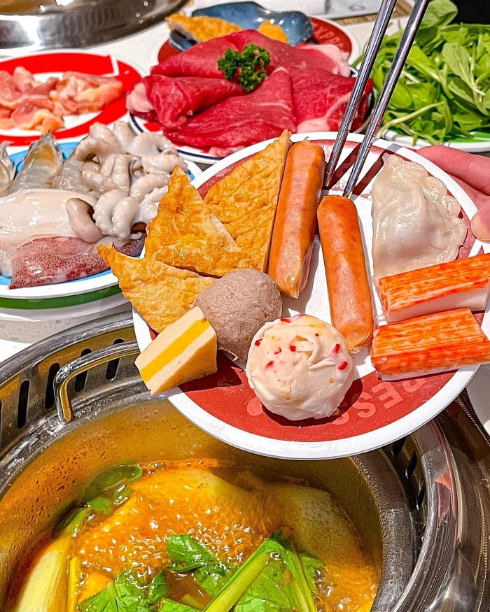Nguyên liệu nhúng đa dạng tại Kichi Kichi Vincom Đà Nẵng