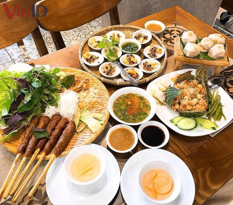 Những món ăn đặc trưng xứ Huế tại nhà hàng Nét Huế Times City