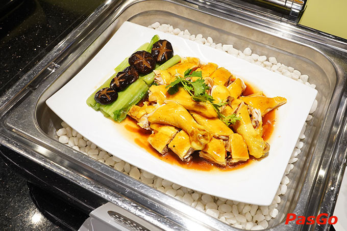 Niềm đam mê ẩm thực của đầu bếp Hoàng Yến Buffet Vincom