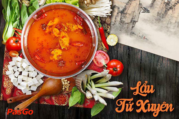 Nồi lẩu nghi ngút khói tại hotpot Vincom Thủ Đức