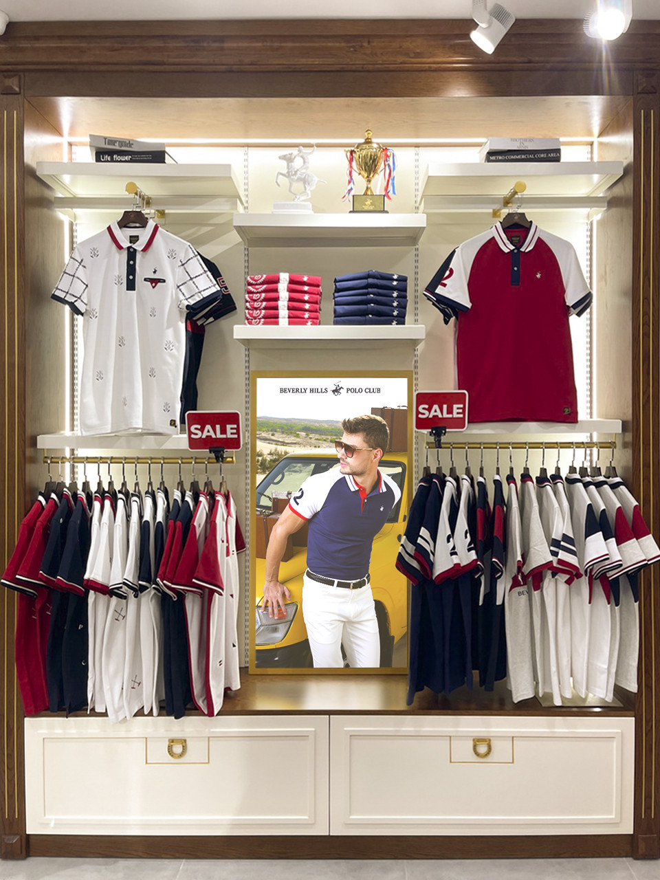 Nội thất cửa hàng Beverly Hills Polo Club Vincom Đồng Khởi sang trọng, trưng bày sản phẩm tinh tế