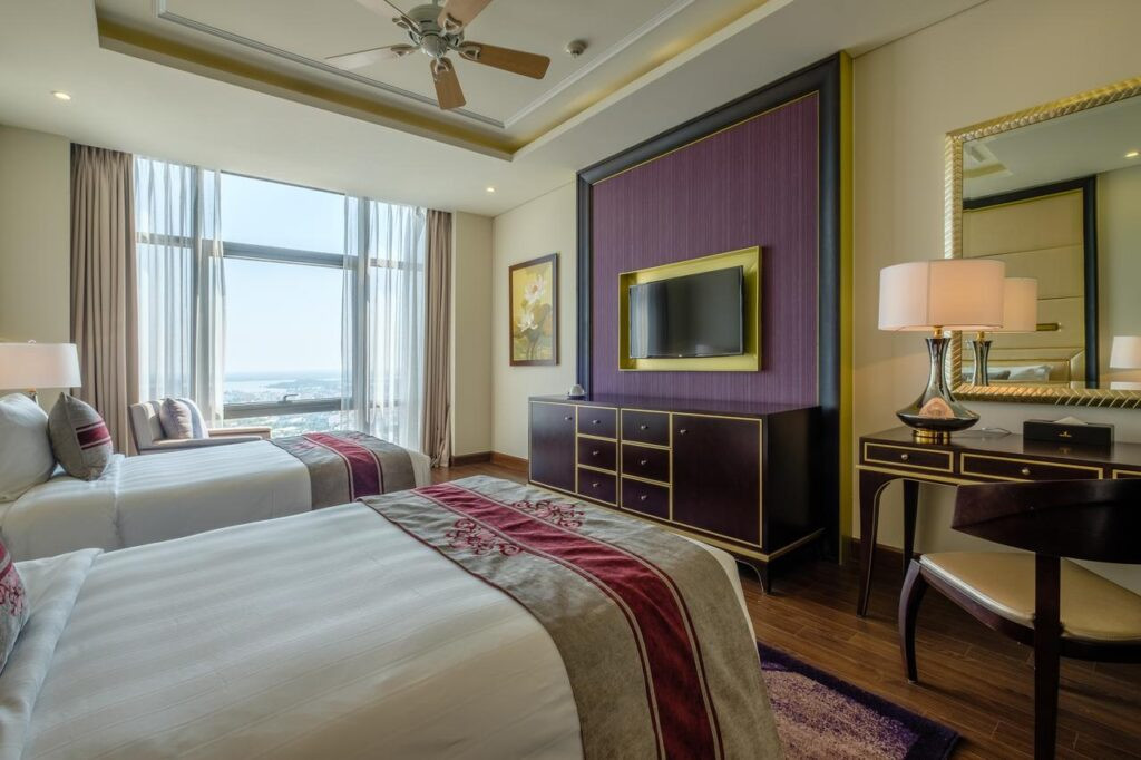 Nội thất phòng Deluxe tại Vinpearl Hotel Cần Thơ