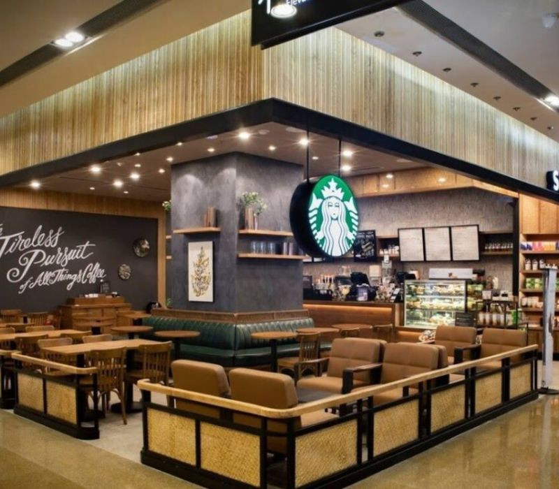 Nội thất Starbucks tại tầng B2 của Vincom Đồng Khởi