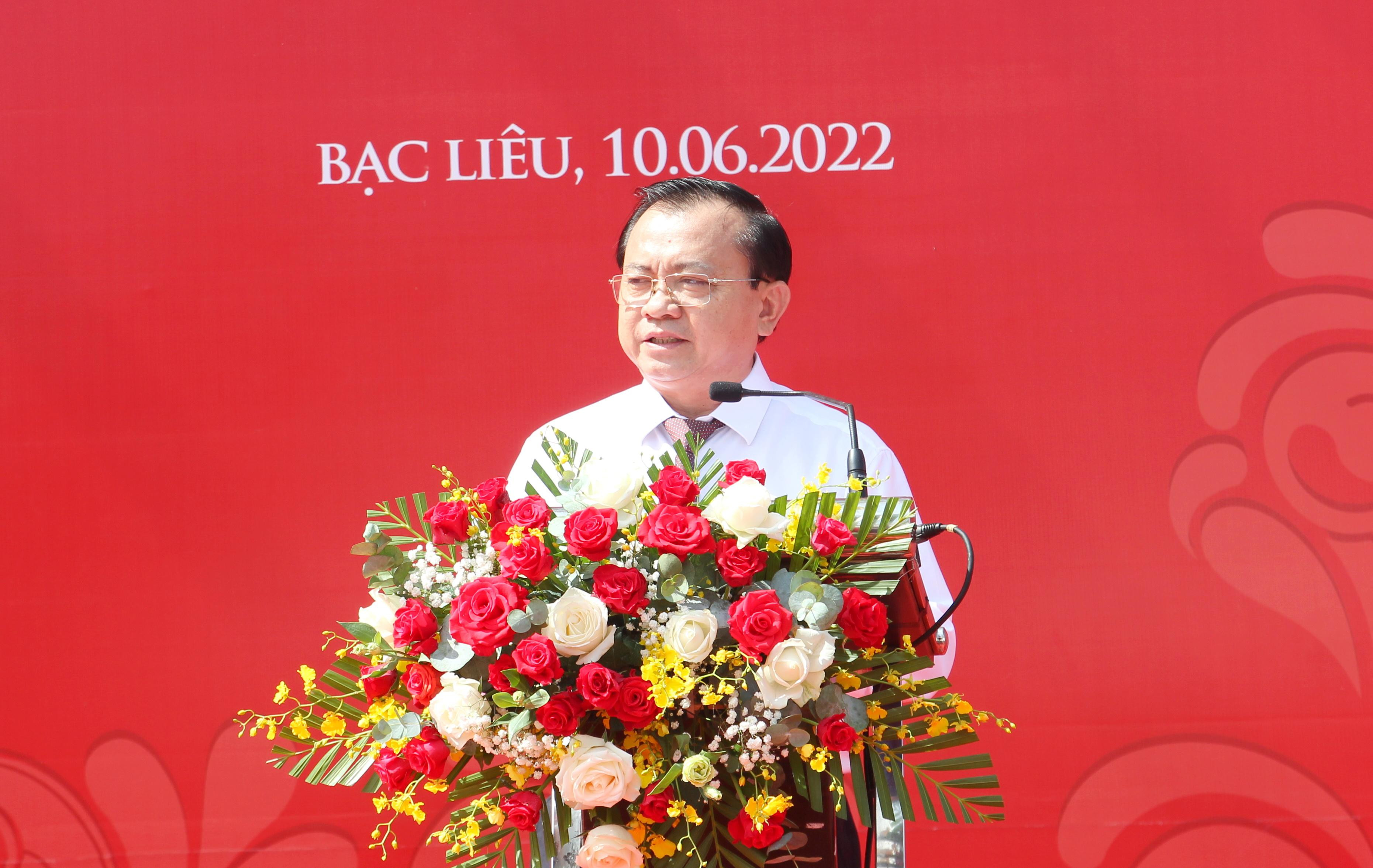 Phó Chủ tịch UBND tỉnh Bạc Liêu Lê Tấn Cận tại buổi lễ khánh thành Vincom Plaza Trần Huỳnh Bạc Liêu