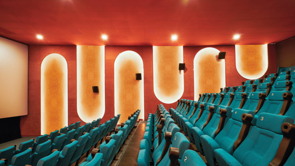Phòng chiếu hiện đại với hàng ghế thoải mái tại Beta Cinemas Trần Quang Khải.