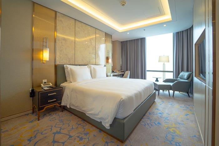 Phòng Club King sang trọng với tầm nhìn tuyệt đẹp tại Vinpearl Luxury Landmark 81