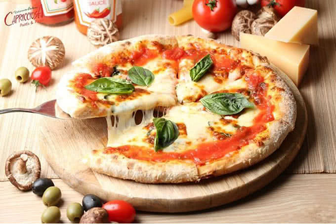 Pizza Margherita ngon nổi tiếng của nước Ý