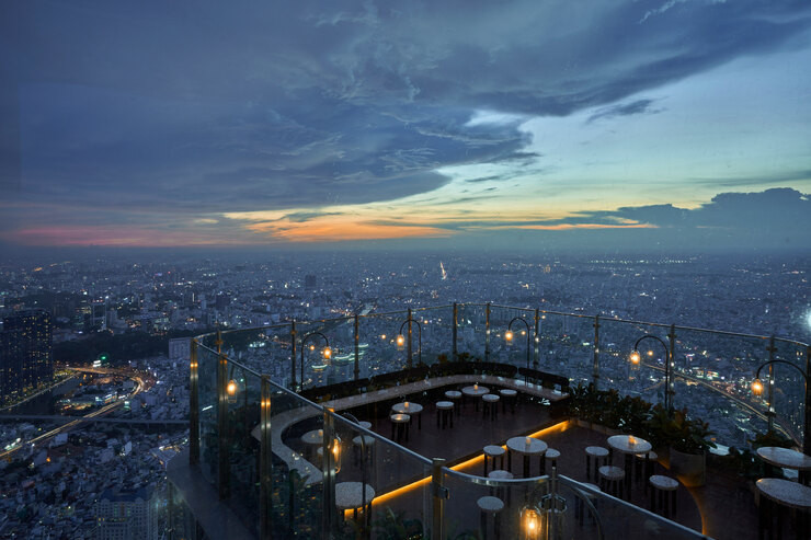 Quán Bar Blank Lounge ngoài trời tại Vincom Landmark 81, điểm ngắm cảnh tuyệt đẹp