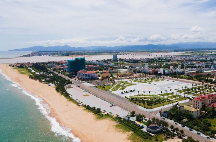 Quang cảnh thành phố Tuy Hòa, Phú Yên, điểm đến lý tưởng cho du khách và trải nghiệm xem phim Vincom Phú Yên.