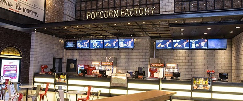 Quầy bắp rang bơ và đồ uống tại rạp CGV Vincom Bà Triệu