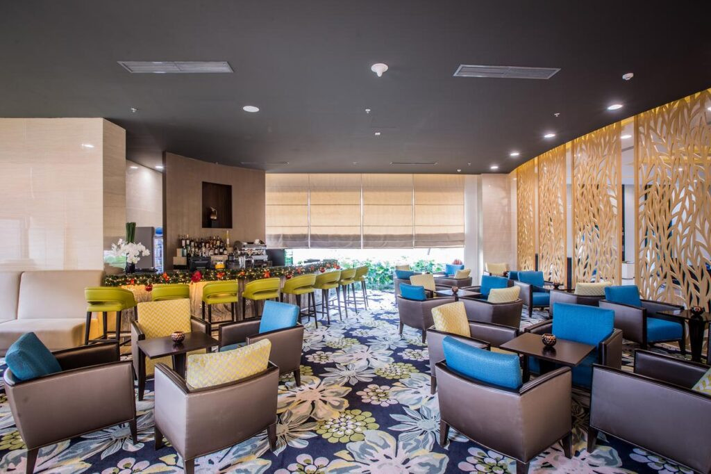 Quầy bar sang trọng tại Vinpearl Hotel Cần Thơ