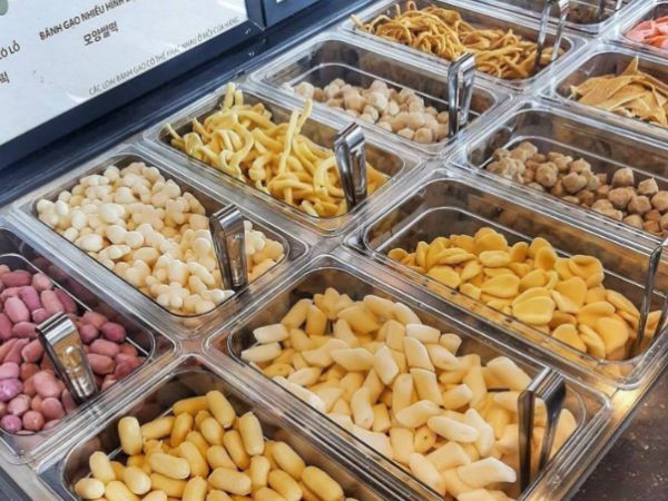 Quầy line đa dạng thực phẩm tại Dookki Vincom Trần Duy Hưng
