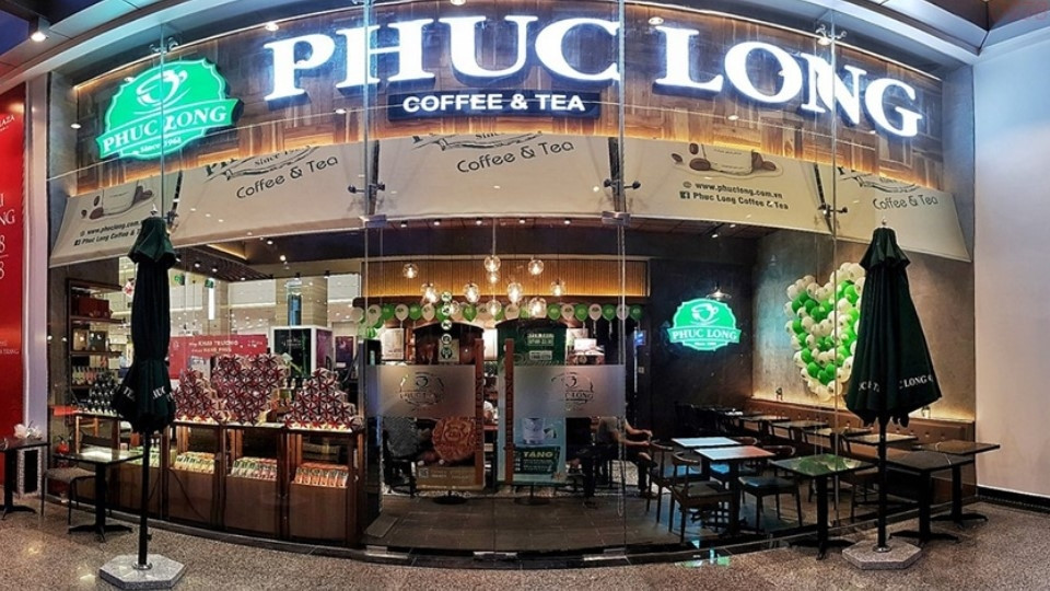 Quầy phục vụ và không gian rộng rãi của Phúc Long Thủ Đức