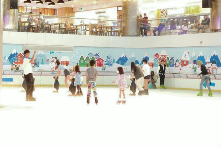 Sân băng Vincom Ice Rink, trải nghiệm trượt băng độc đáo tại Landmark 81