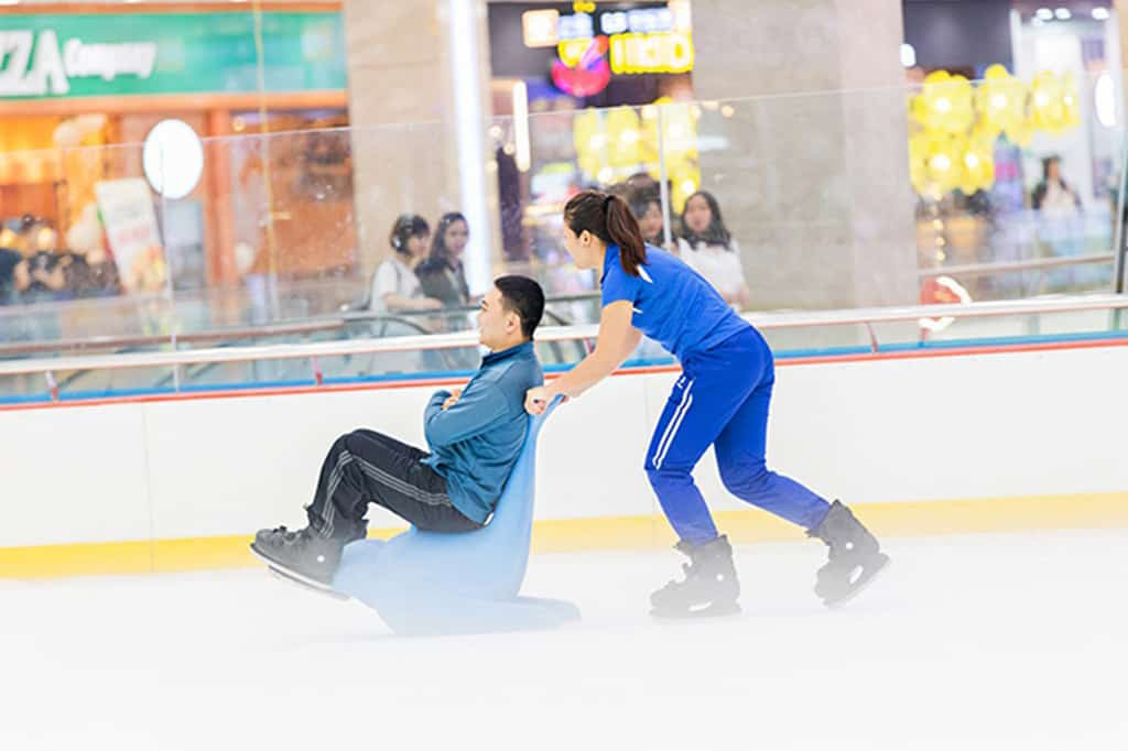 Sân băng Vinpearl Ice Rink tại Vincom Mega Royal City