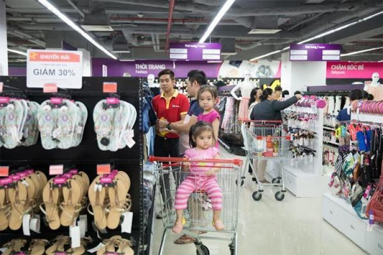 Sản phẩm đa dạng và chương trình khuyến mãi tại VinMart