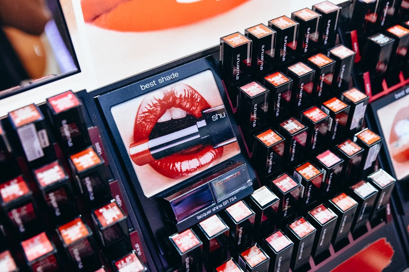 Khám phá thế giới sắc đẹp tại **Shu Uemura Vincom Đồng Khởi**