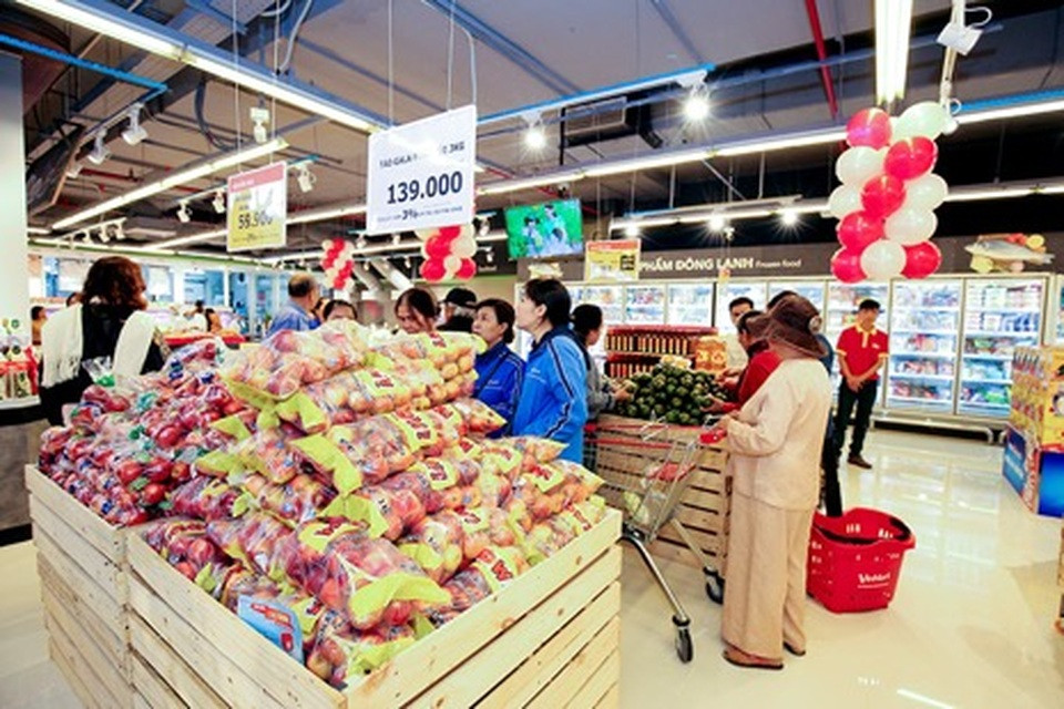 Siêu thị VinMart tại Vincom Sóc Trăng thu hút đông đảo người dân địa phương mua sắm