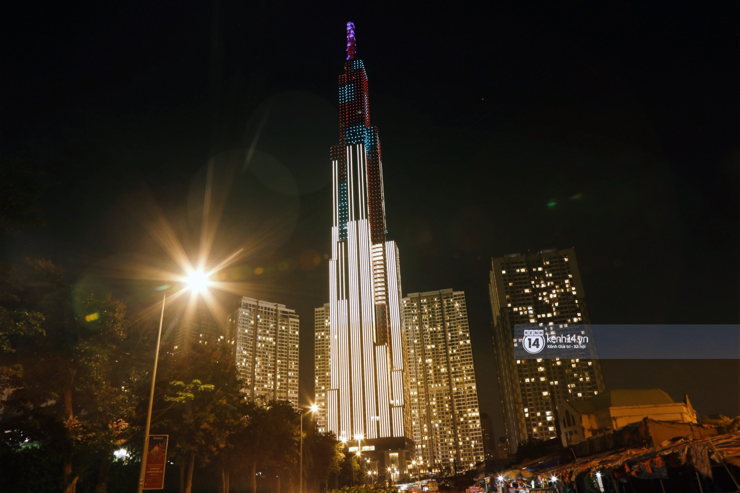 Sự tương phản ấn tượng giữa toàn cảnh Landmark 81 hiện đại và khu dân cư lân cận