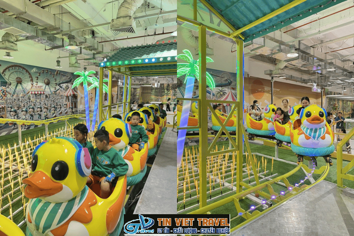 Tàu lượn Vịt Vàng khu vui chơi sáng tạo trong zoo Vincom Thảo Điền