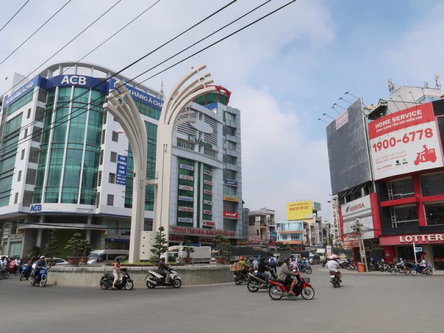 Thành phố Long Xuyên nhìn từ trên cao, thể hiện sự phát triển và dòng sông Hậu hiền hòa
