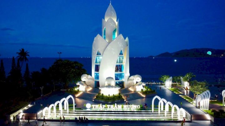 Tháp Trầm Hương Nha Trang với kiến trúc độc đáo hình nụ trầm hương