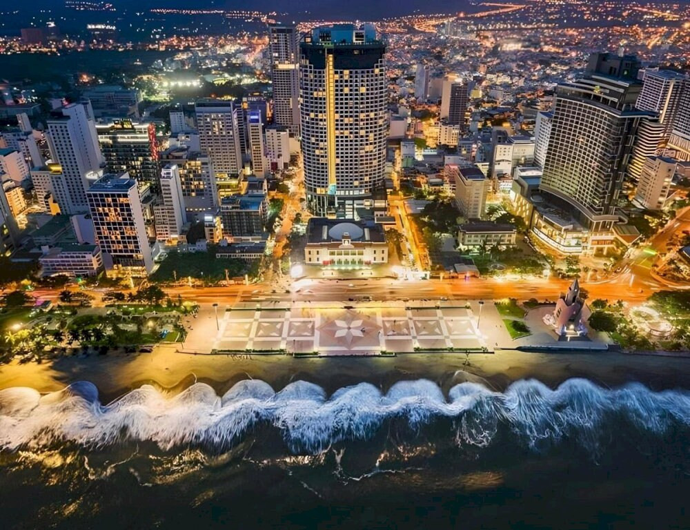 The landmark Nha Trang - Tháp Trầm Hương lung linh ánh đèn về đêm