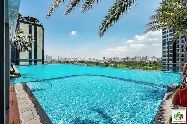 Thiết kế hồ bơi vô cực độc đáo tại Landmark 81 với không gian xanh mát