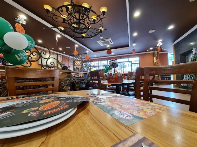 Thiết kế nội thất hiện đại của The Pizza Company Vincom Buôn Ma Thuột
