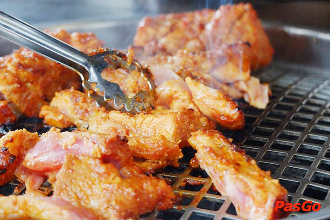 Thịt nướng tẩm ướp đậm đà kiểu Hàn tại buffet Vincom Lê Thánh Tôn Nha Trang