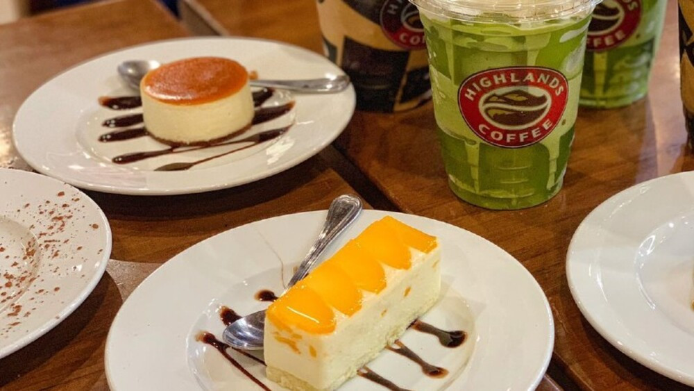 Thực đơn freeze trà xanh và bánh phô mai tại Highland Coffee
